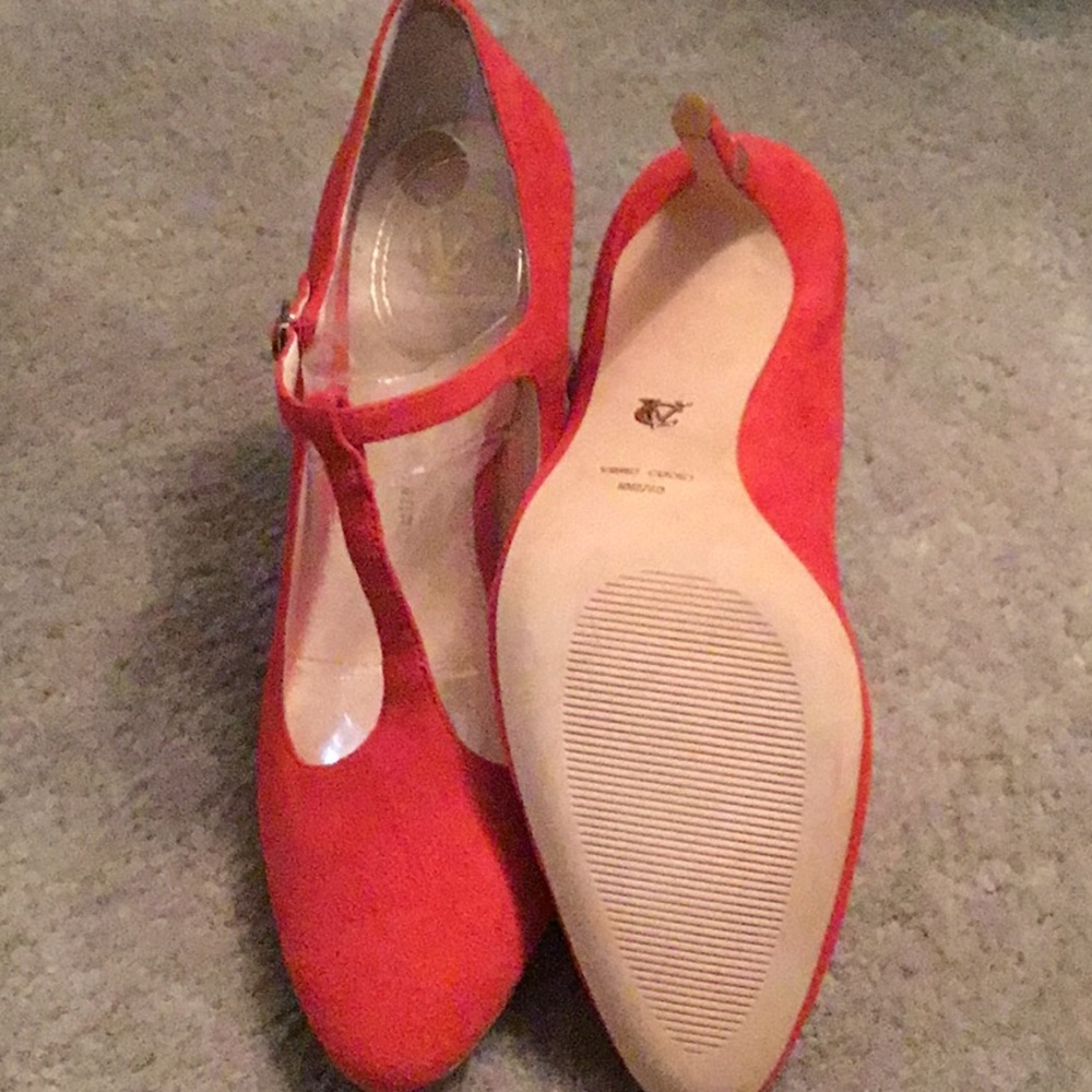 Shoes - Picture 4 of 4